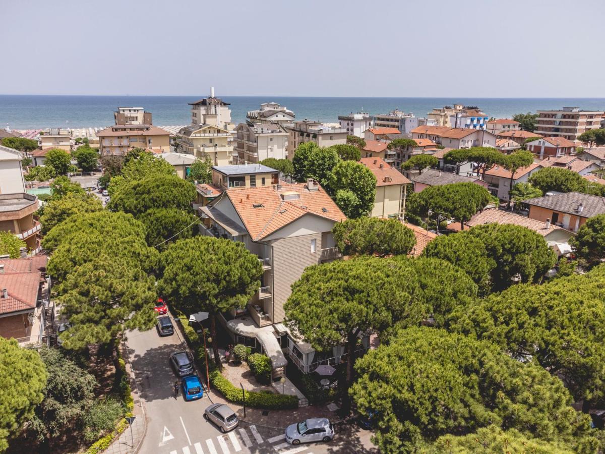 Hotel Loretta & Dependance Cervia Exterior foto