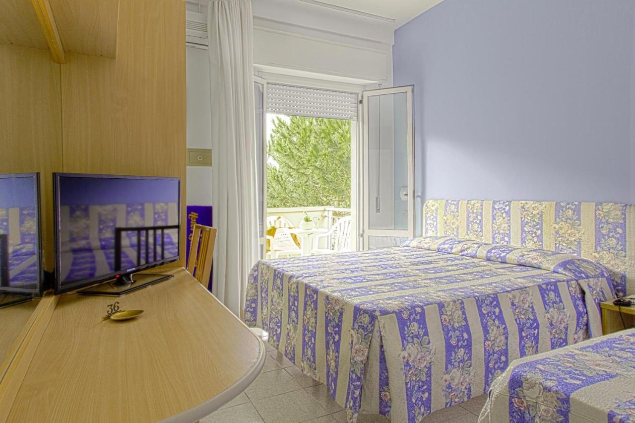 Hotel Loretta & Dependance Cervia Zimmer foto